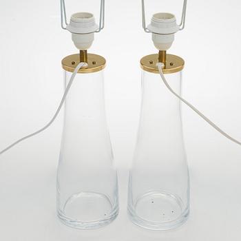 Maire Gullichsen, A pair of 1990s tablelamps for Artek.