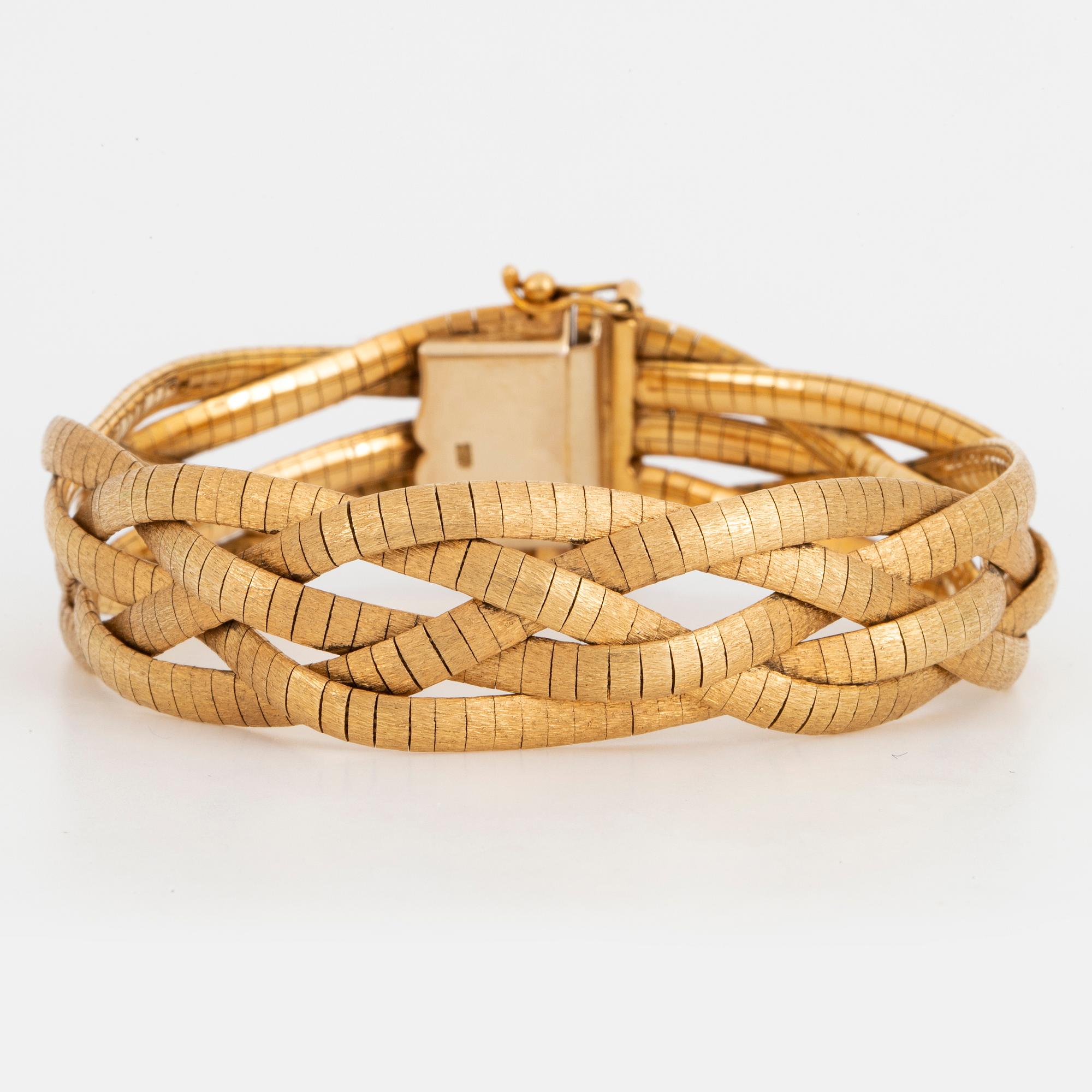 18K gold bracelet.