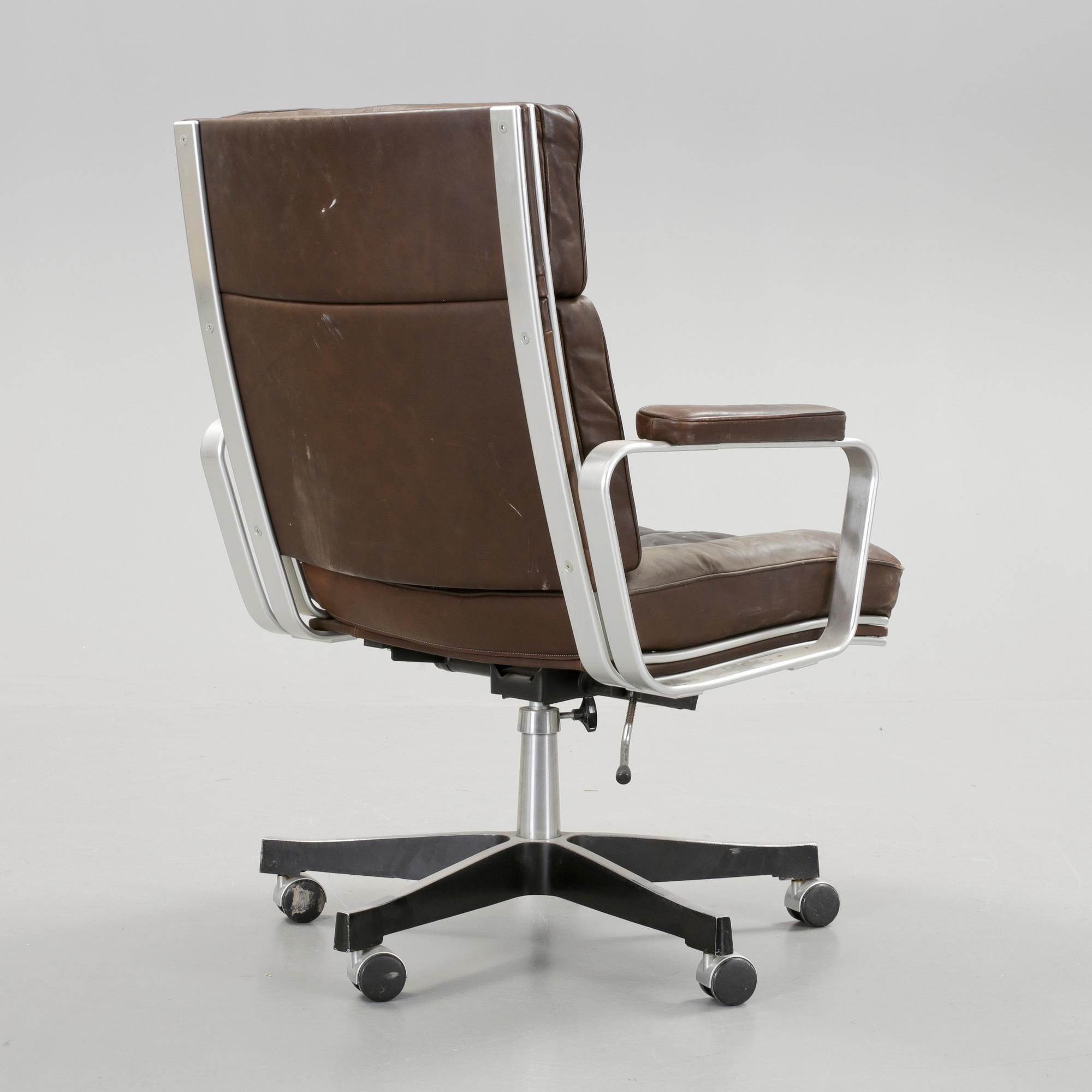 SKRIVBORDSSTOL, "Mondo", Karl Erik Ekselius, för JOC, Vetlanda, 1980-tal.