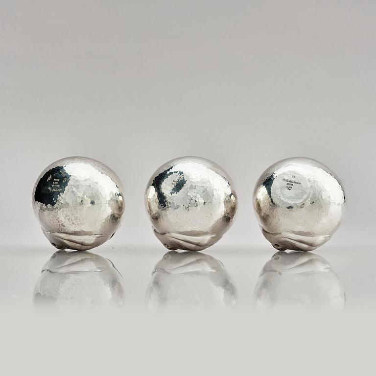 Olle Ohlsson, tumlare, 3 st, sterling silver, Stockholm 1979.