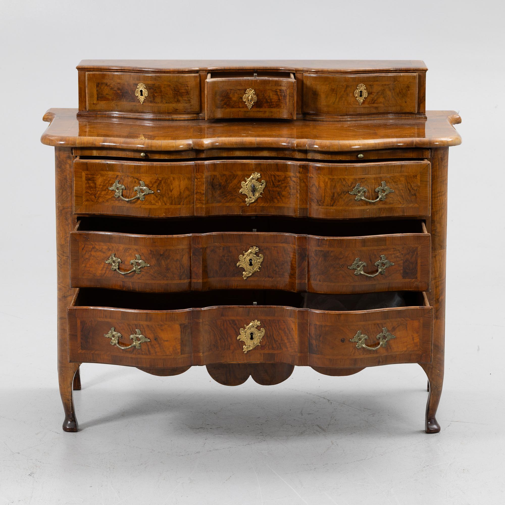 Bureau cabinet with superstructure, in the manner of Johan Hugo Fürloh, late Baroque, Stockholm work, first half of the 18th century.