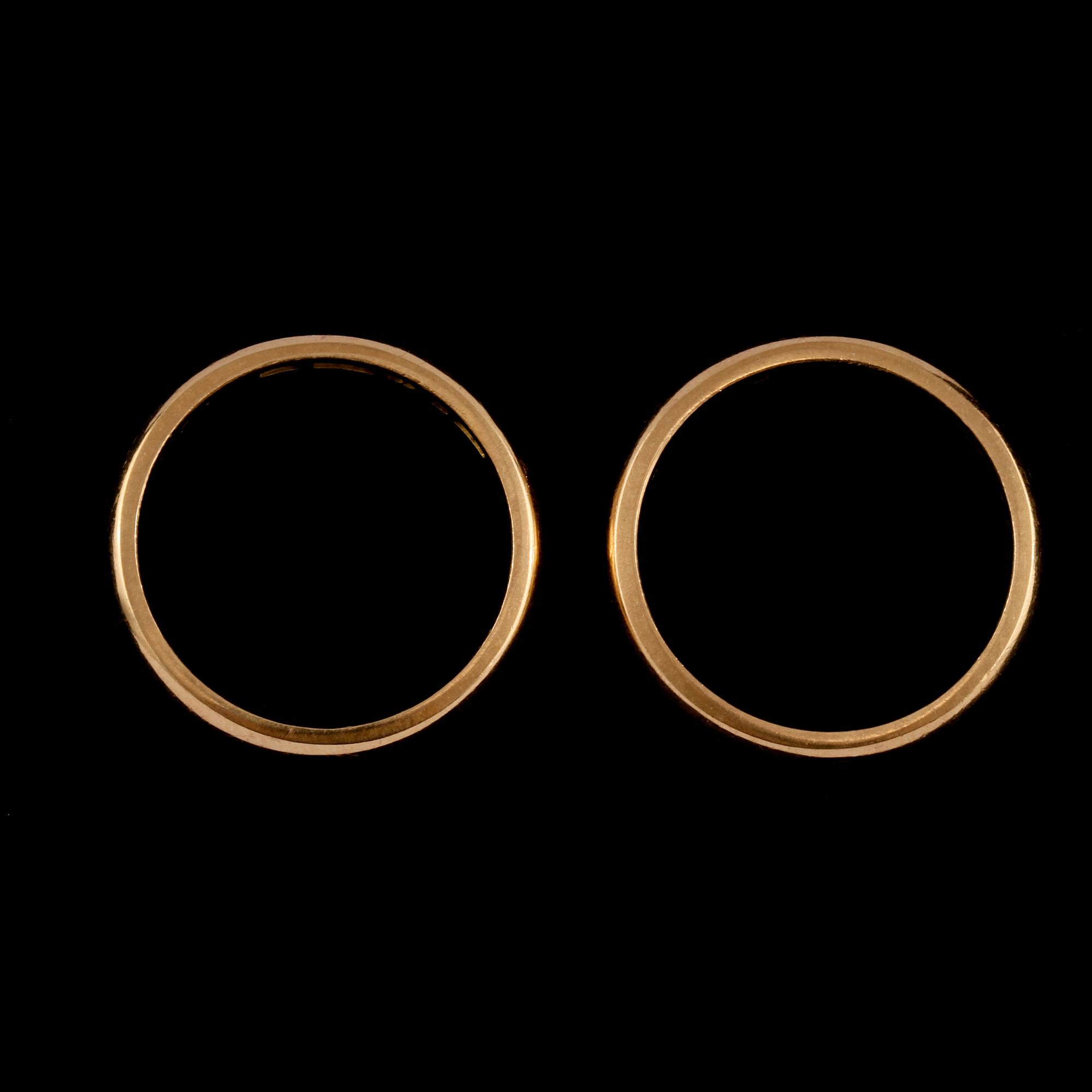 RINGAR, 2 st, 18k guld, D Ekström, Falköping, 1961. Vikt 10 g.