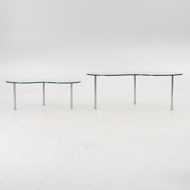 A pair of coffee tables, second half of the 20th Century.