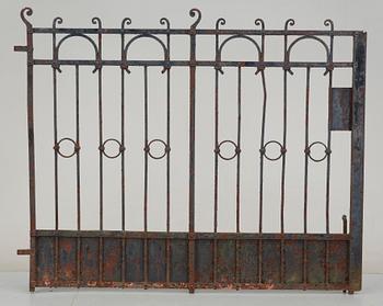 GRINDAR, tre delar, järnsmide, 1900-talets första hälft.