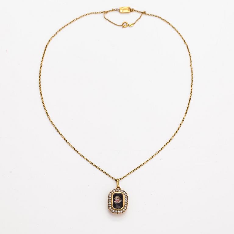 An 18K gold necklace with pearls and enamel with painted decor. Gustaf Dahlgren, Malmoe 1870.