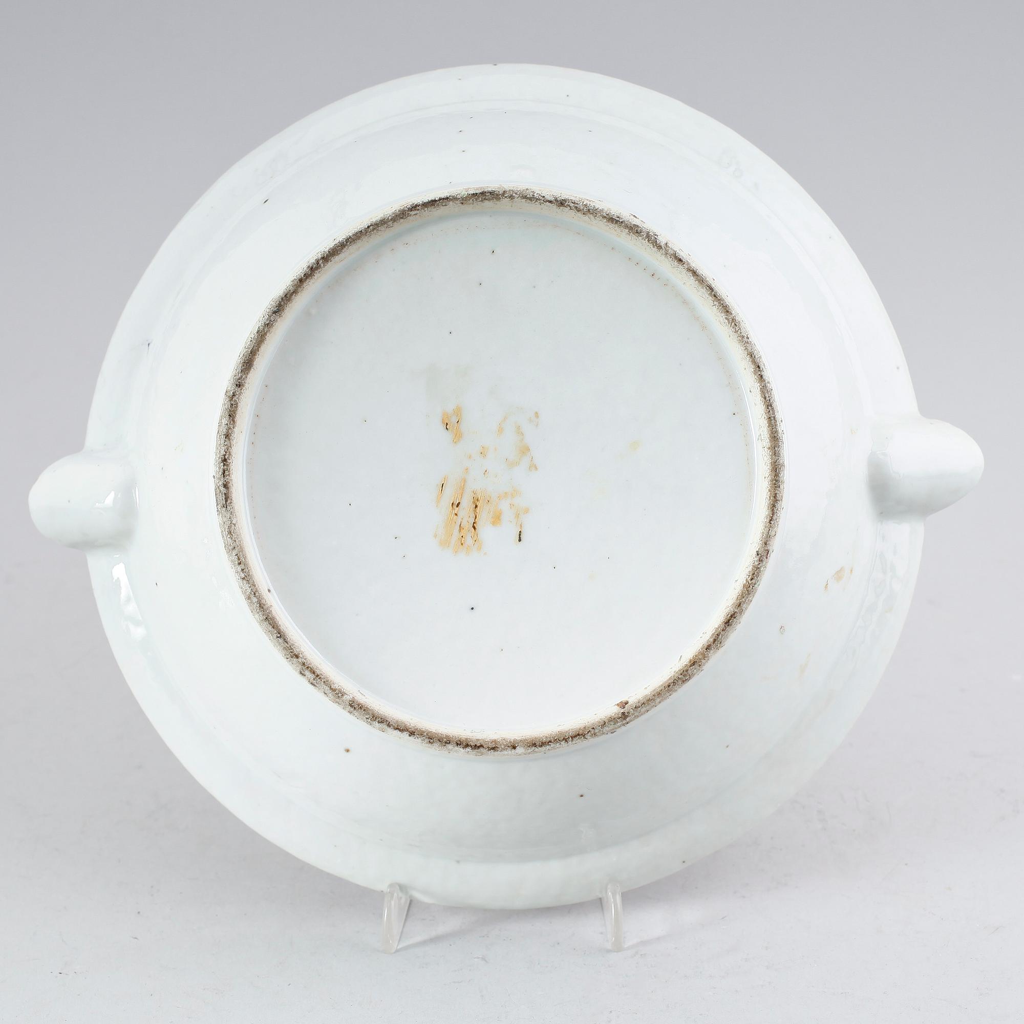 VÄRMEFAT, porslin, Kina, Kanton, 1800-talets andra hälft.