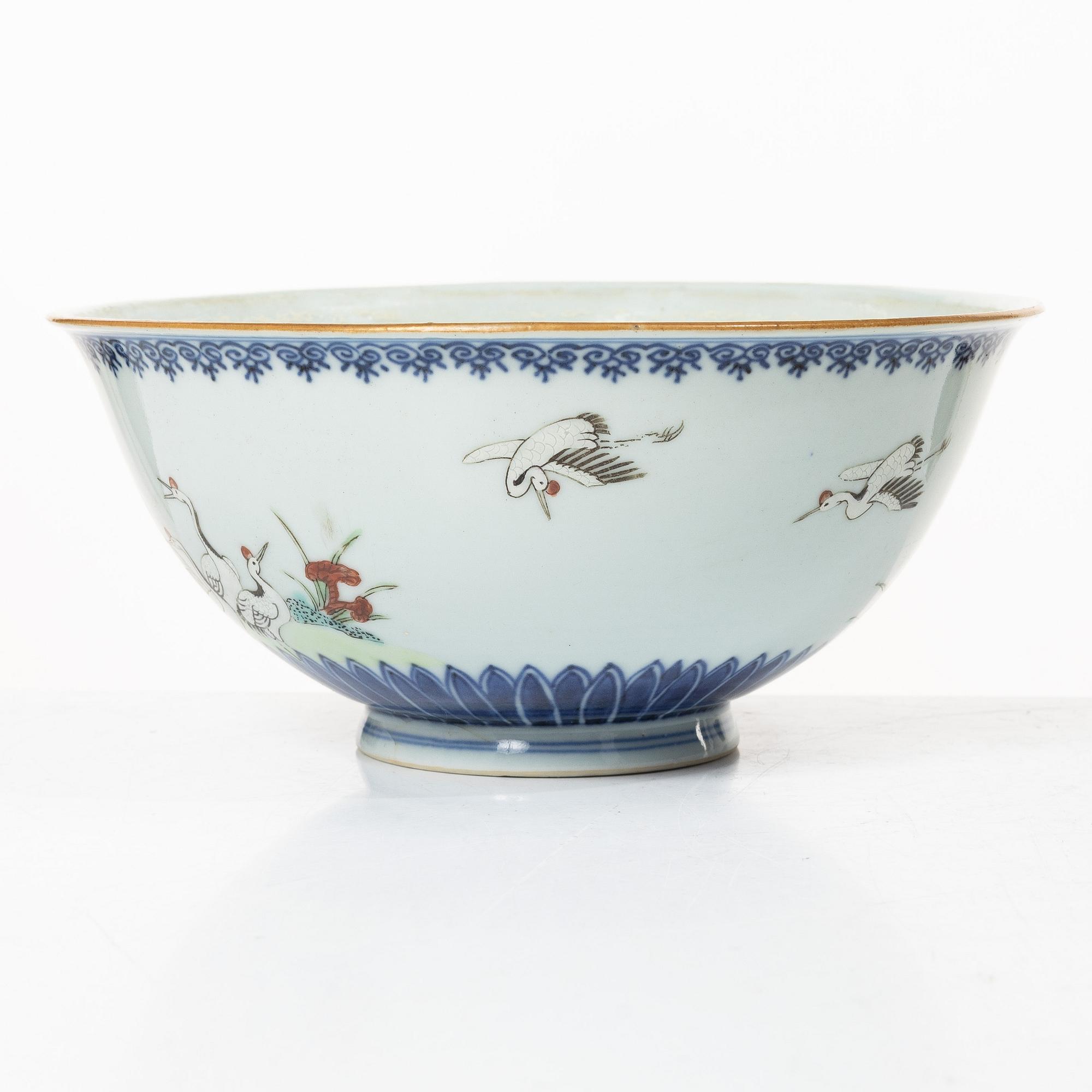 An enamelled 'cranes' bowl, Qing dynasty, with Qianlong seal mark.