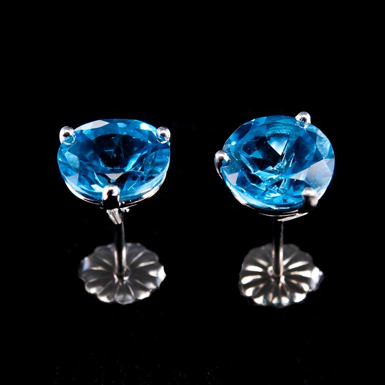 KORVAKORUT, brasilialaisia topaaseja 3.45 ct.