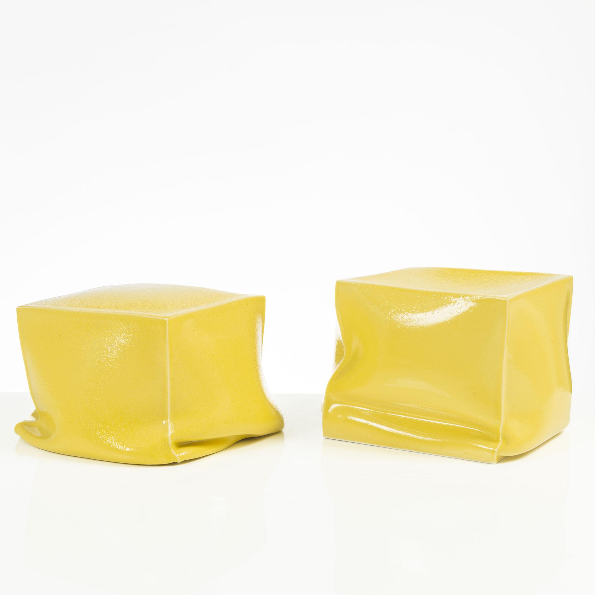 Åsa Johansson, skulpturer, 2 st "Sunny Day, Sunny Cubes", 2021.