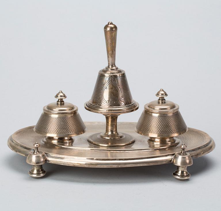 SKRIVSTÄLL, silver, 1871, vikt ca 480g.