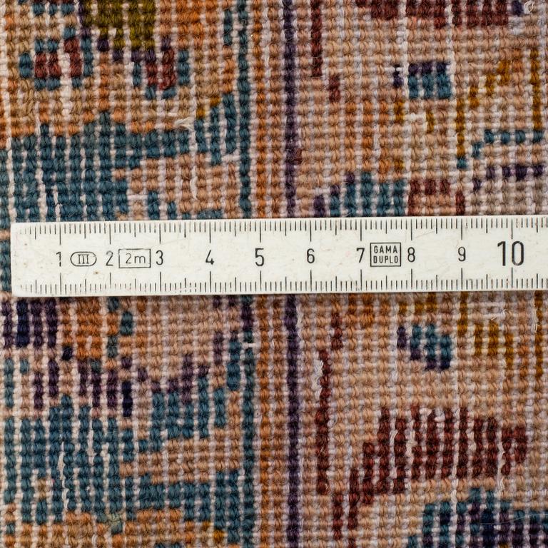 A CARPET. Najafabad, ca 500 x 300 cm.