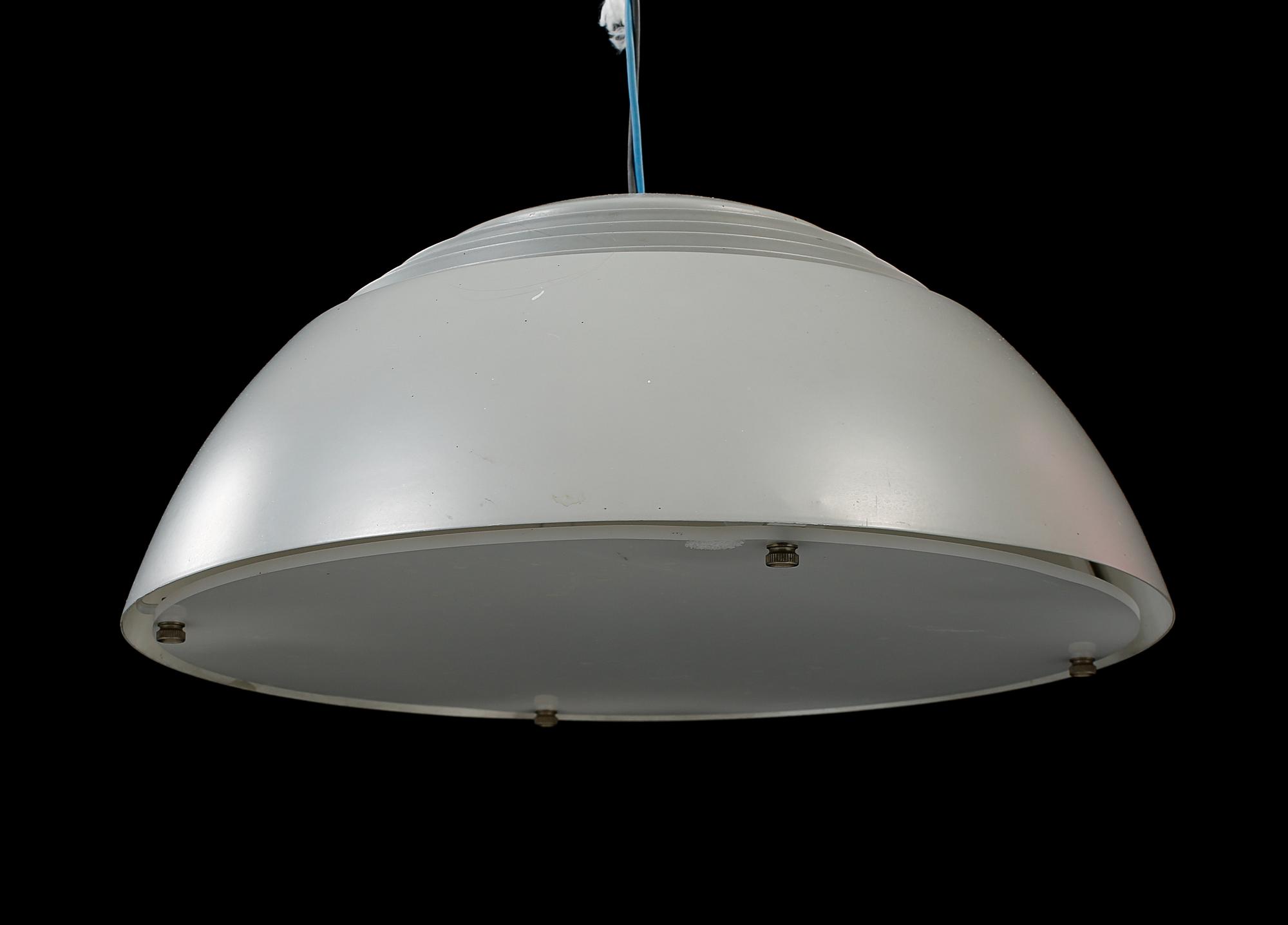 TAKLAMPA, "AJ Pendeln", Arne Jacobsen, Louis Poulsen, Danmark, 1900-talets andra hälft, höjd ca 20 cm.