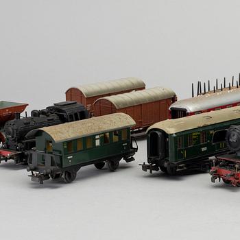 A SET OF MÄRKLIN ENGINES, WAGONS ETC, second half of 20th century.