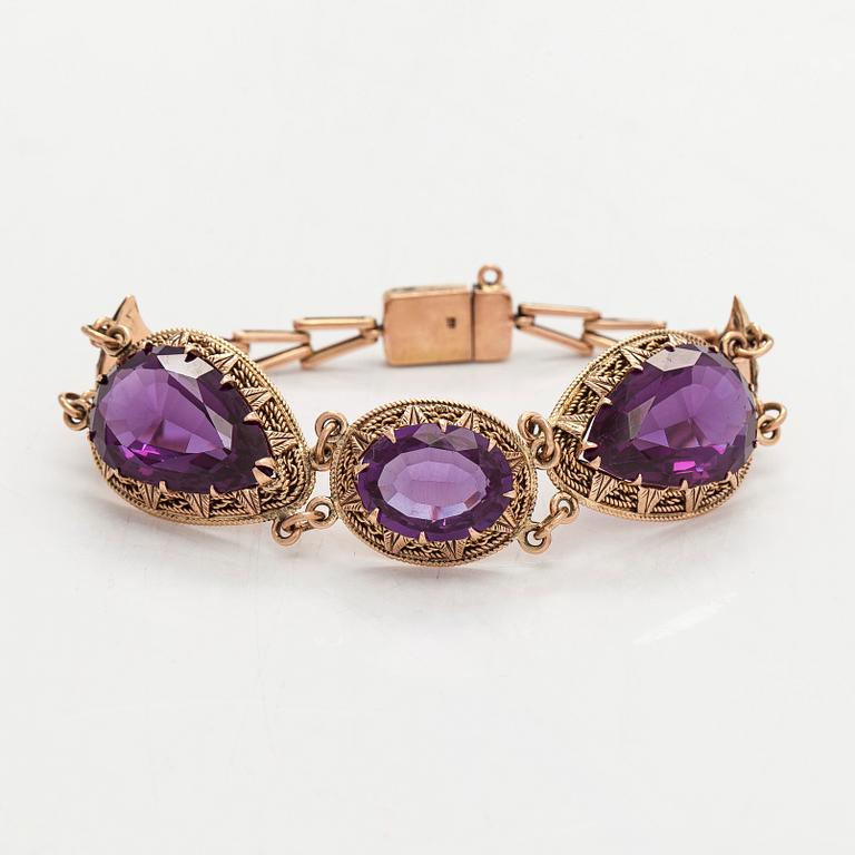 Bracelet, approx. 12K gold and synthetic sapphires.