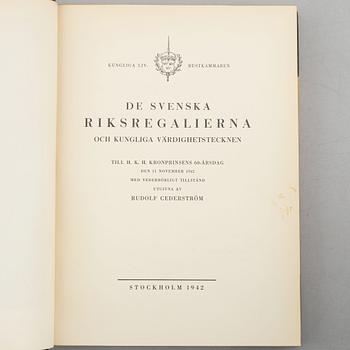 Books, 19 volumes, including Gustaf Elgenstierna's 'Svenska Adelns Ättartavlor'.