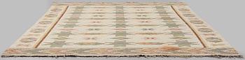 Märta Måås-Fjetterström, A CARPET, "Vit botten", flat weave, ca 352,5 x 271,5 cm, signed MMF.