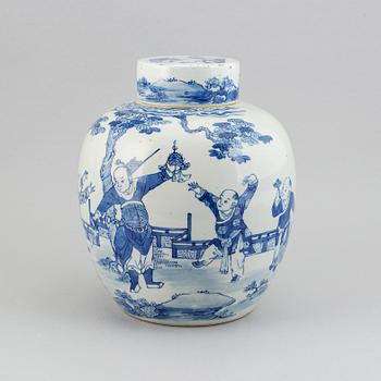 A large blue and white jar, Qing dynasty, 19th Century.