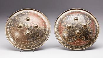 PRYDNADSSKÖLDAR, ett par, metall, 1800/1900-tal.