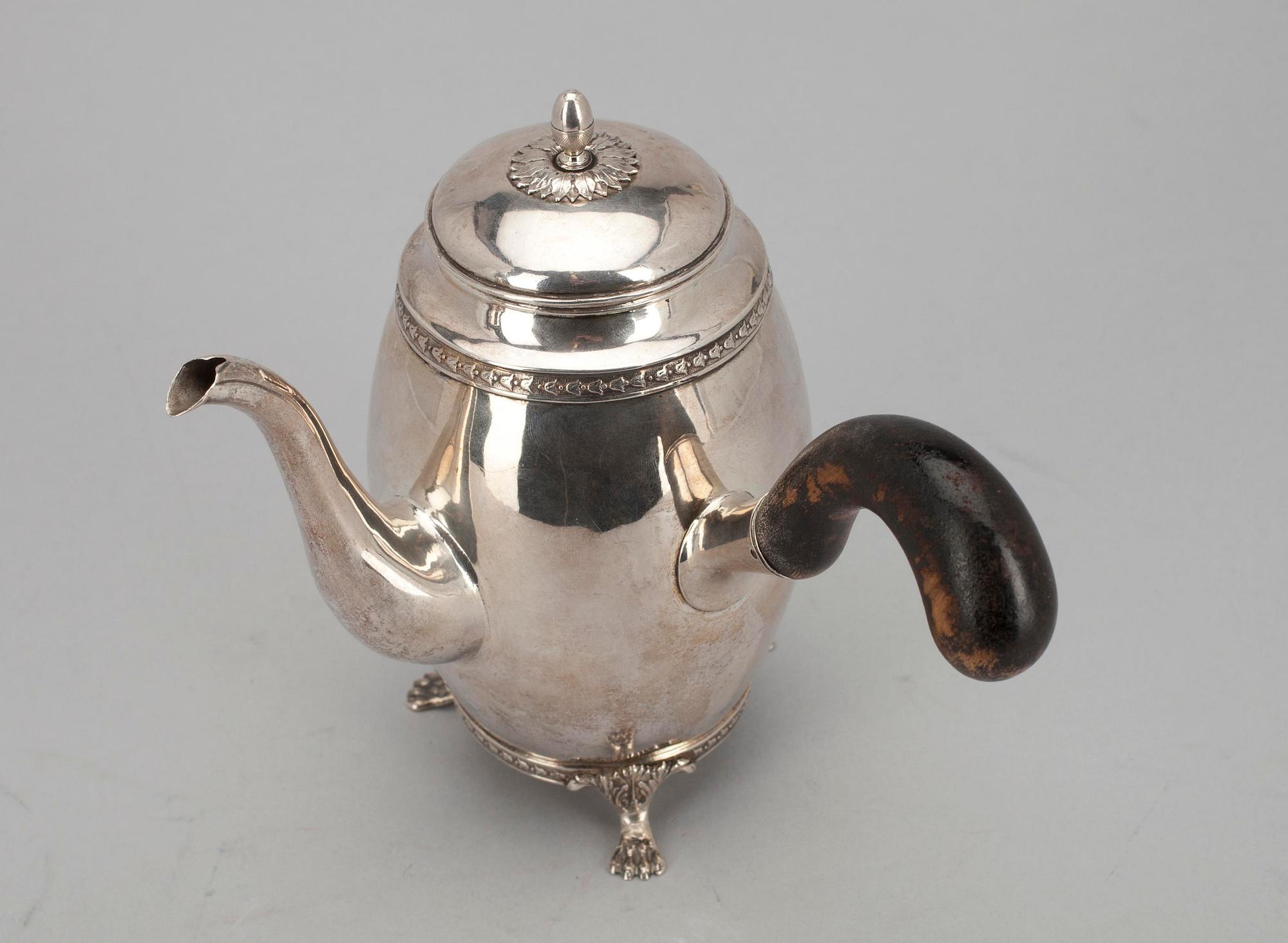 KAFFEKANNA, silver, Johan Petter Grönwall, Stockholm 1821. Tot. vikt ca 368 g.