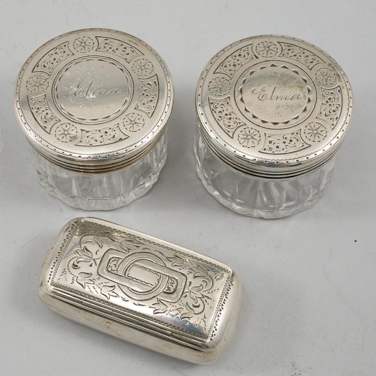 PART SILVER, 13 delar, 1800-talets början till 1900-talets början, total vikt exklusive glas 482 gram.