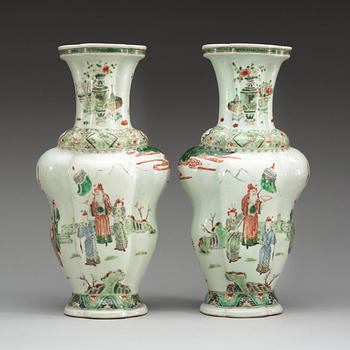 A pair of famille verte vases, Qing dynasty, late 19th Century.