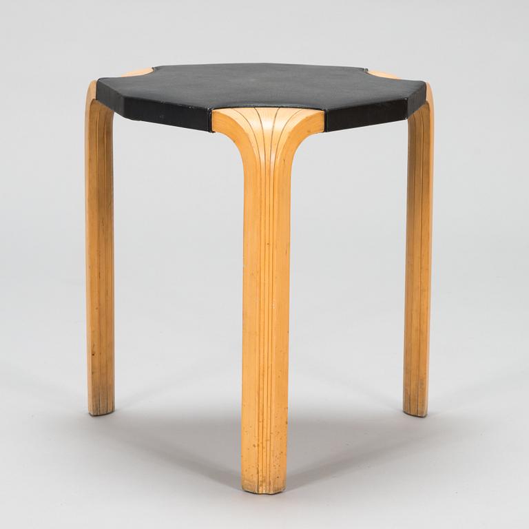 Alvar Aalto, pall, modell X 602 för  O.Y. Huonekalu- ja Rakennustyötehdas A.B. 1900-talets mitt.