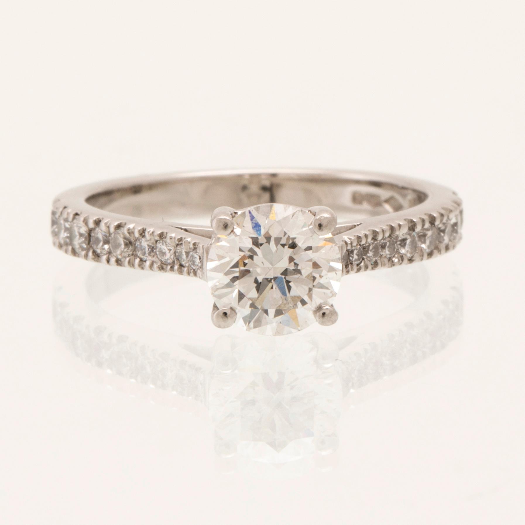 Ring platina med runda briljantslipade diamanter GIA cert, Van Bruun.