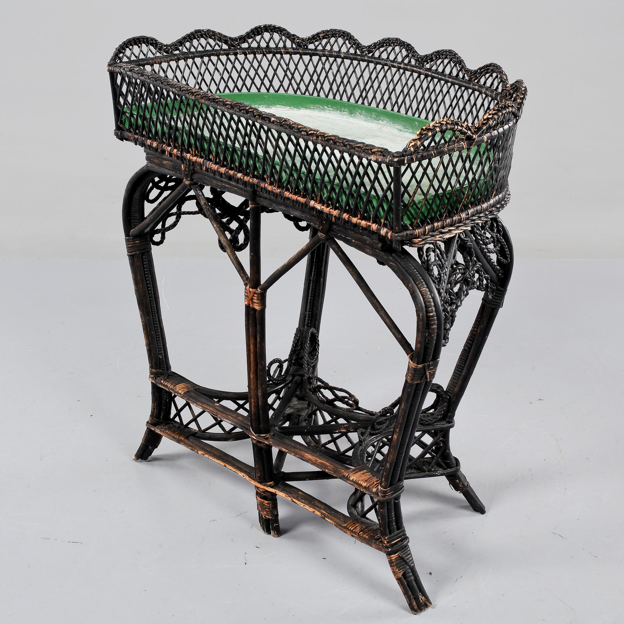 BLOMSTERBORD, omkring sekelskiftet 1900.