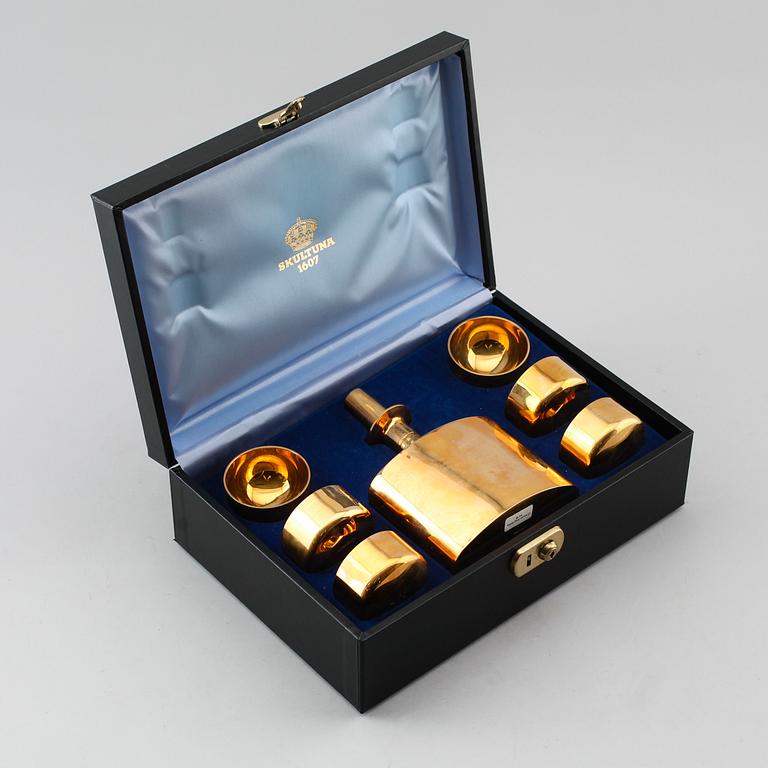 PLUNTA OCH SUPKOPPAR, 7 delar, mässing och förgylld mässing, Pierre Forsell, Skultuna, 1900-talets första hälft.