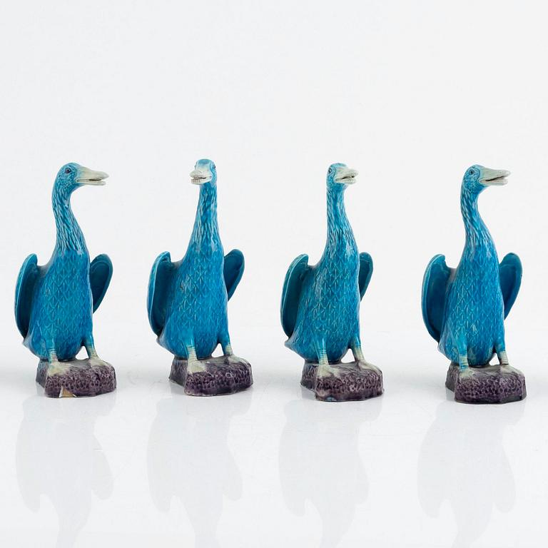 Four turquoise Chinese porcelain duck figurines, late Qing dynasty / around 1900.