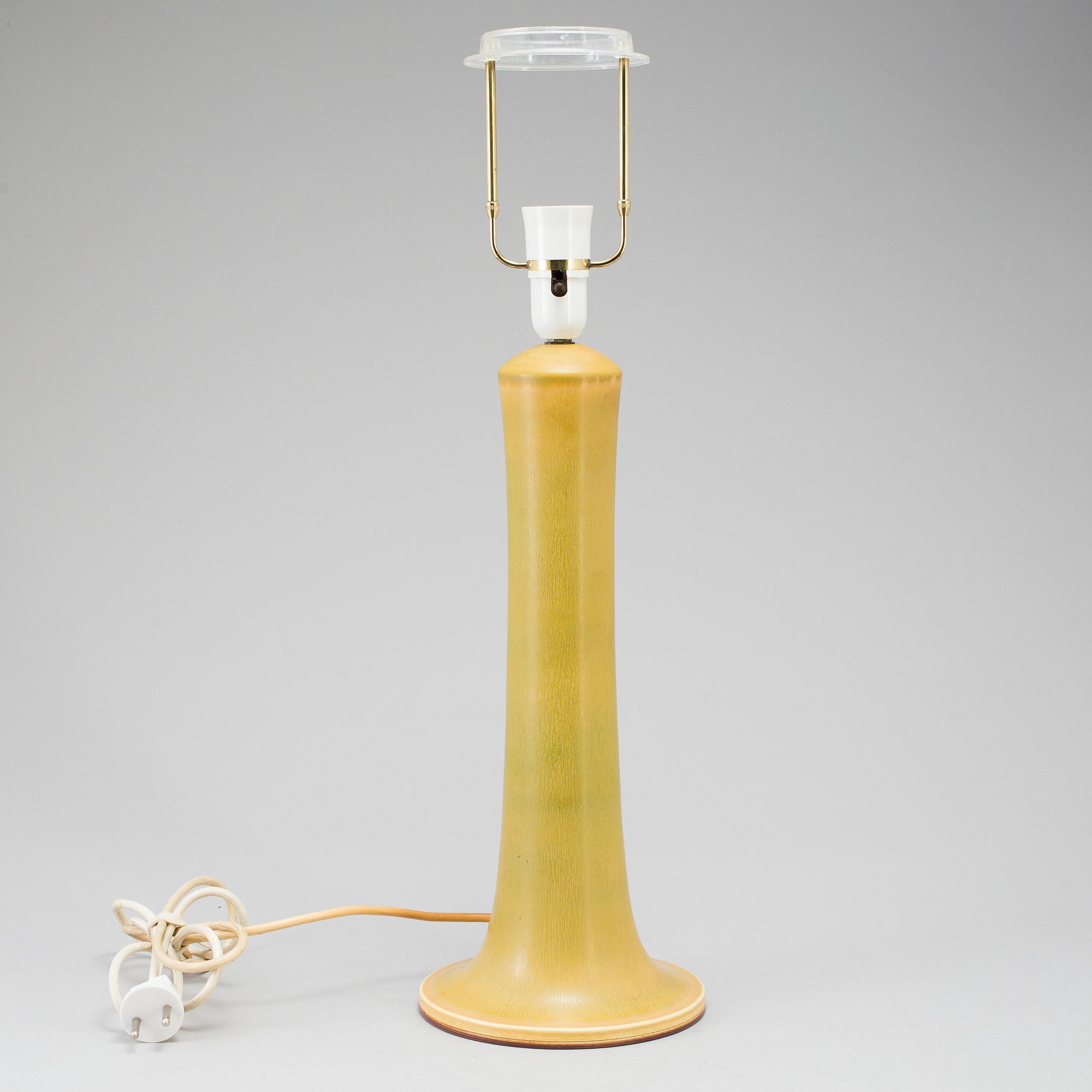 A steone wear table light i yellow hares fur gaze signed by Berndt Friberg for Gustavsberg.