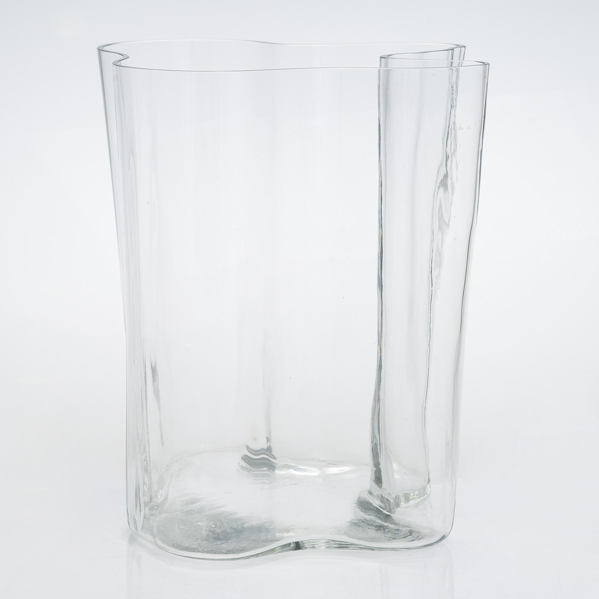 Alvar Aalto, a '3031' vase signed Alvar Aalto 3/1983.