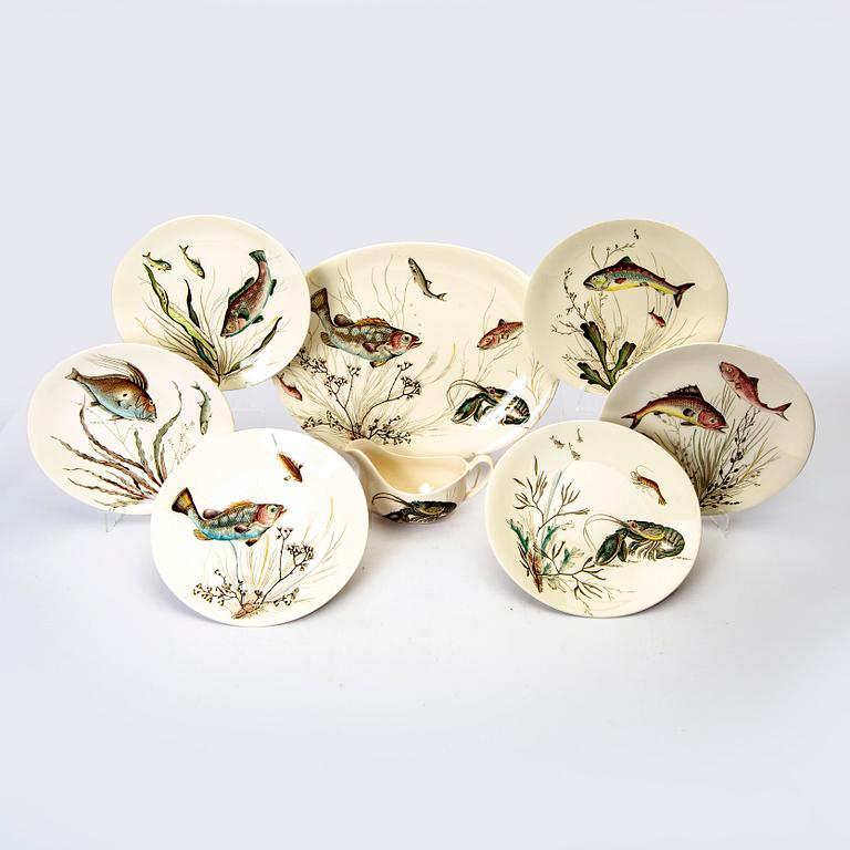 A Johnson Bros "Fish" 8 pcs dinner service.