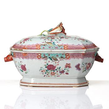 A famille rose tureen with cover and stand, Qingdynasty, Qianlong (1736-95).