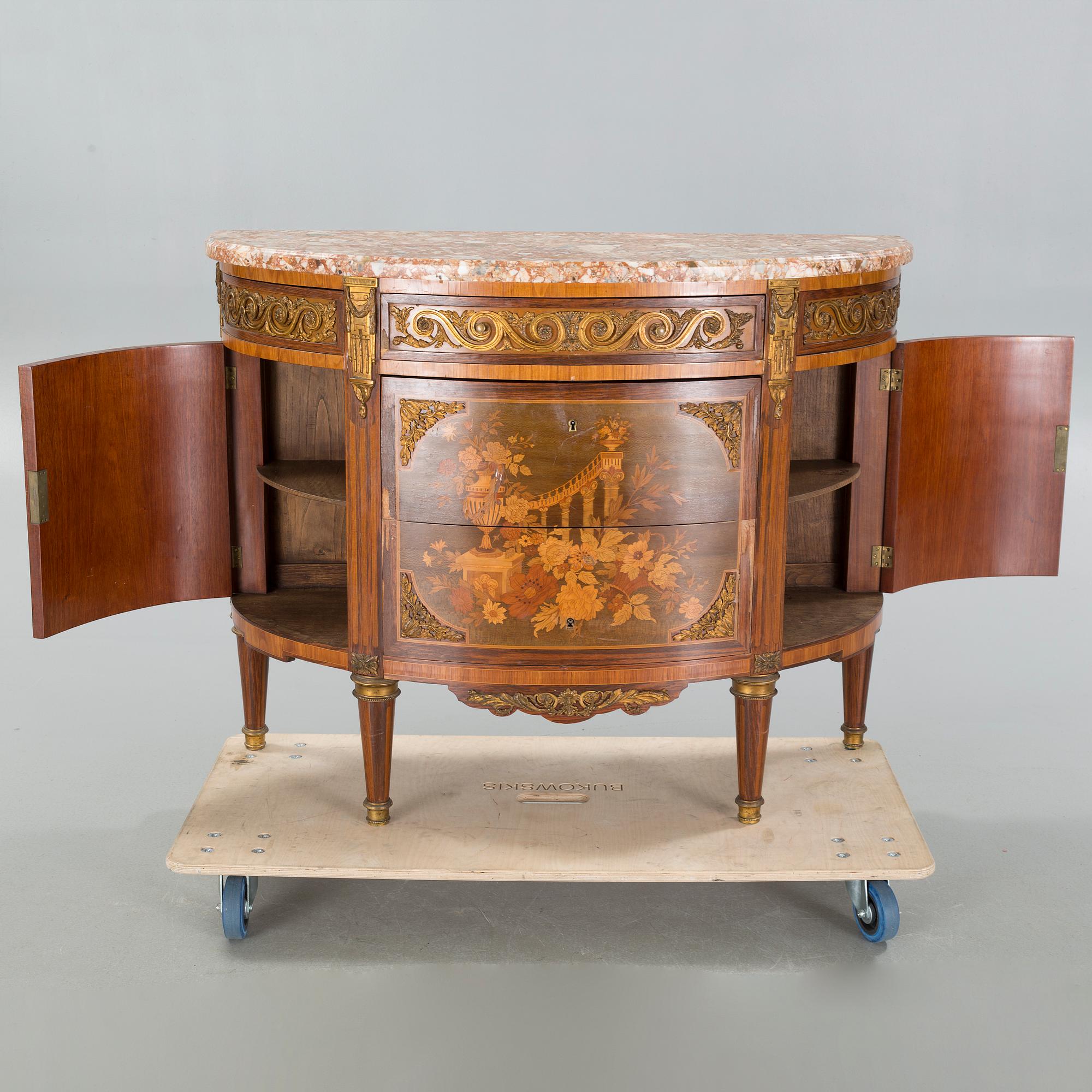 SKÄNK / SIDEBOARD, omkring år 1900.