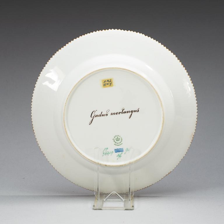 A set of 22 Royal Copenhagen 'Fauna Danica' dinner plates, 20th Century.