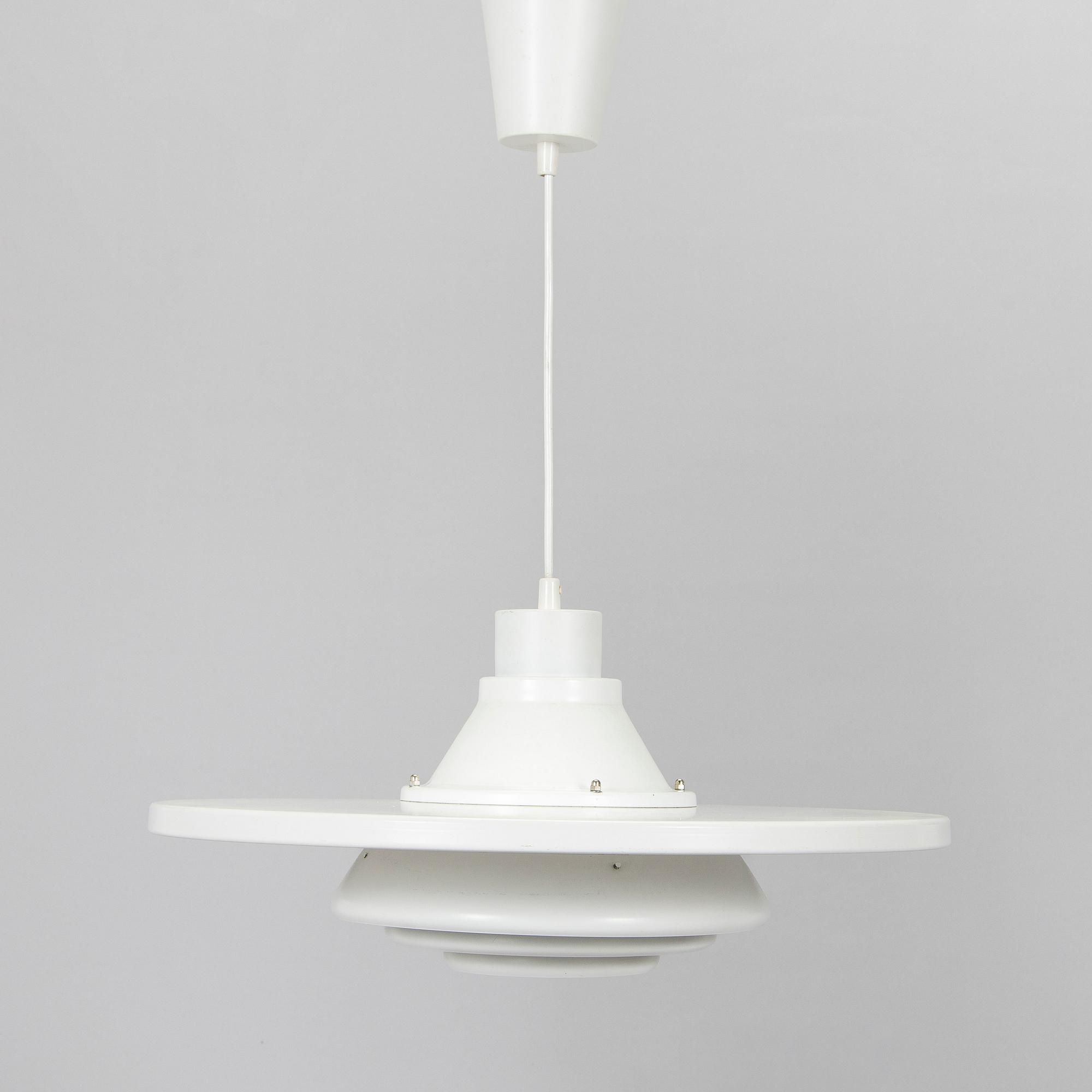 Alvar Aalto, kattovalaisin, malli A 337, "Lentävä lautanen", Valaisinpaja Oy.