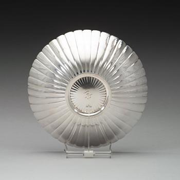 Sigvard Bernadotte, a sterling 'Strawberry bowl', by Georg Jensen, Köpenhamn 1933-44.