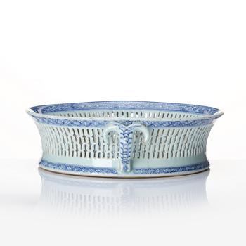 Gallerskål, kompaniporslin. Qingdynastin, Qianlong (1736-95).