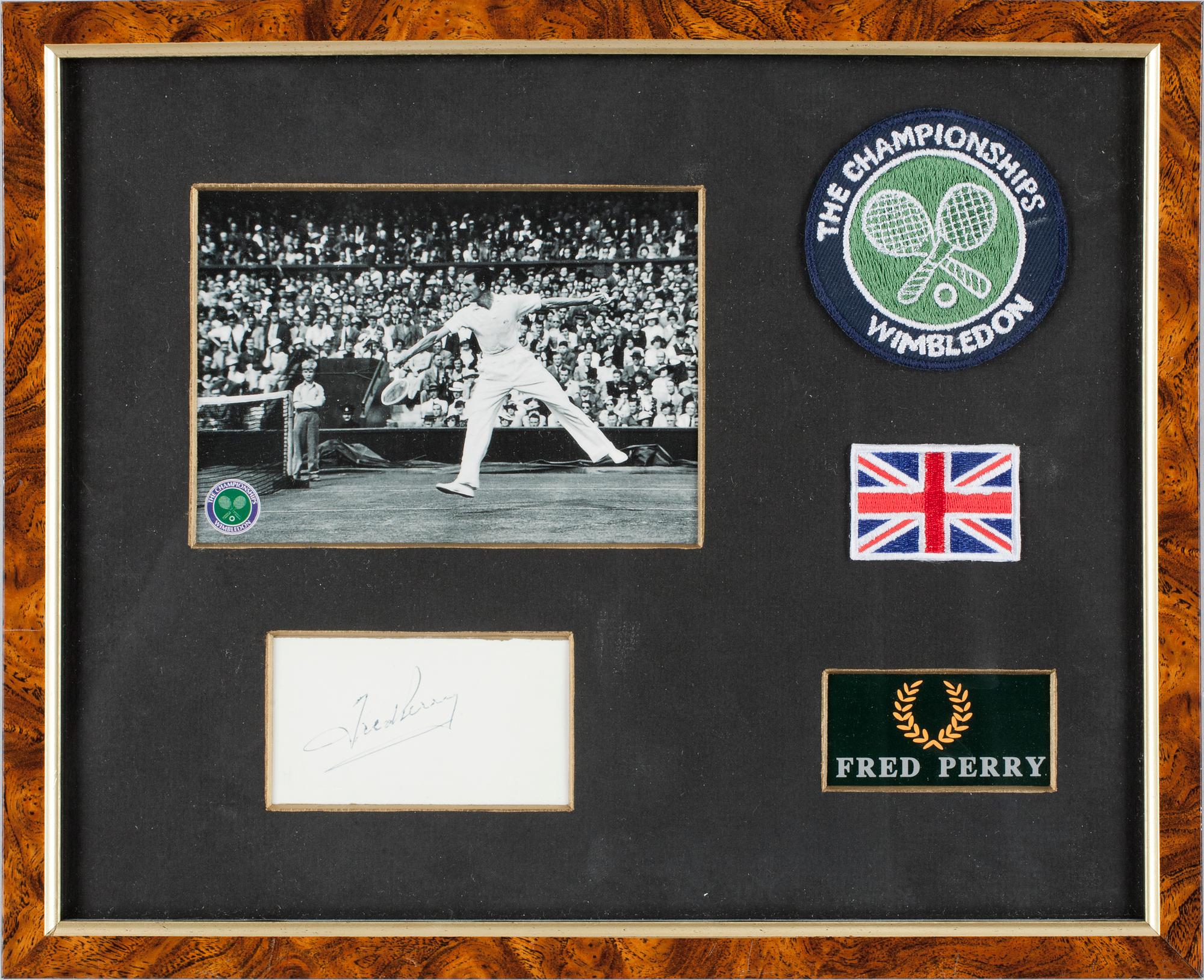 AUTOGRAFER av tennisspelare, 3 st. Bl a Fred Perry.