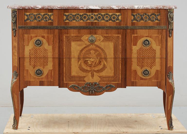 BYRÅ, gustaviansk stil, 1900-talets mitt.