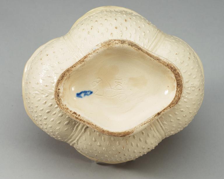 A Swedish creamware sauce bowl with cover, 18th Century.