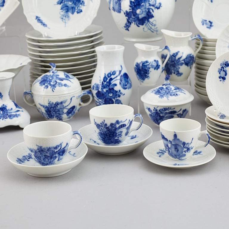 ROYAL COPENHAGEN, a 'Blå Blomst' part coffee and tea service, Denmark (62 pieces).