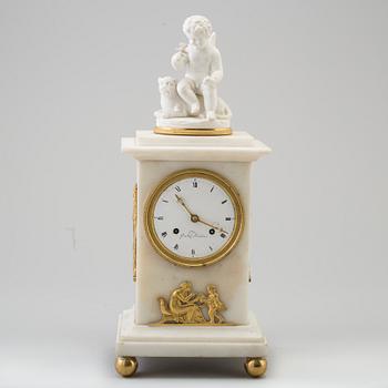 An early 19th century mantle clock, signed Gustaf Undén.