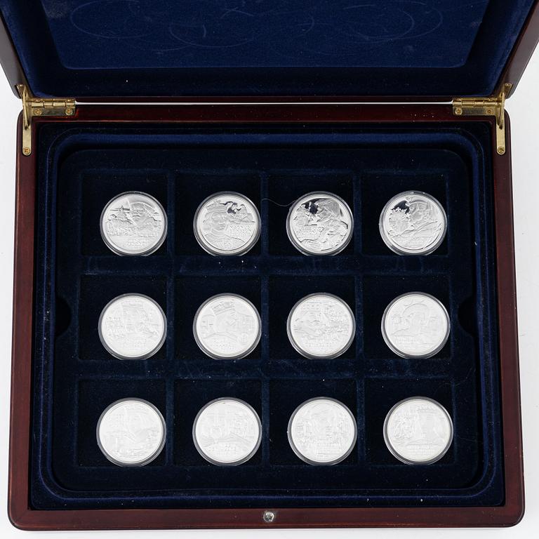 Minnesmynt, 36 st, silver, "Kungariket Sverige".