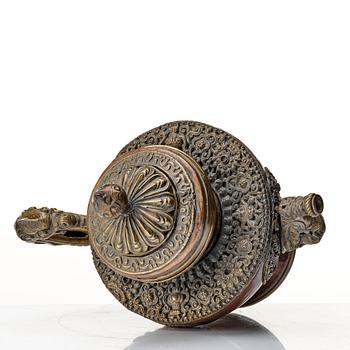 Kanna med lock, koppar och mässing. Tibet, 1800-tal.