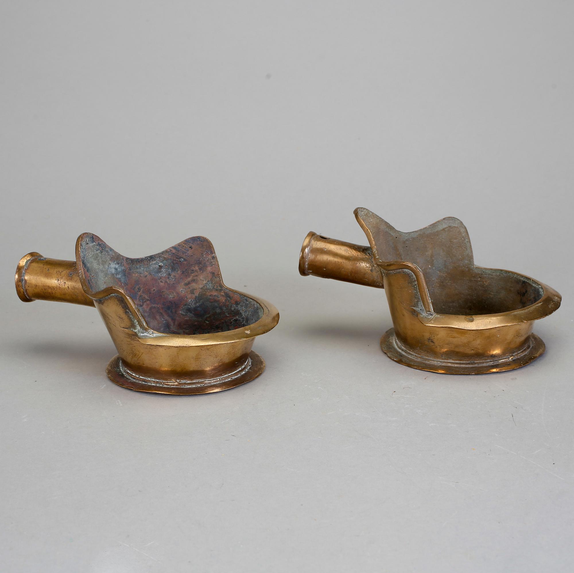 STRYKJÄRN, ett par mässing. Kina, 1700-/1800-tal.