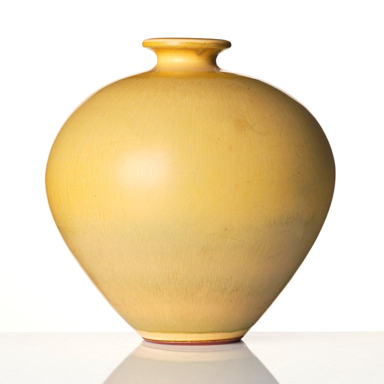 Berndt Friberg, a stoneware vase, Gustavsberg studio, Sweden 1976.