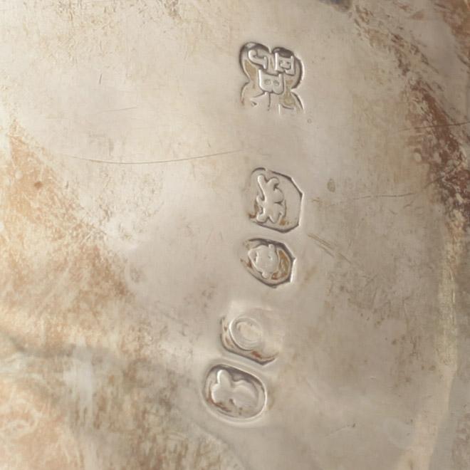 KAFFE- & TESERVIS, 3 delar, silver, London, 1908/09. Totalvikt: ca 1627 gram.