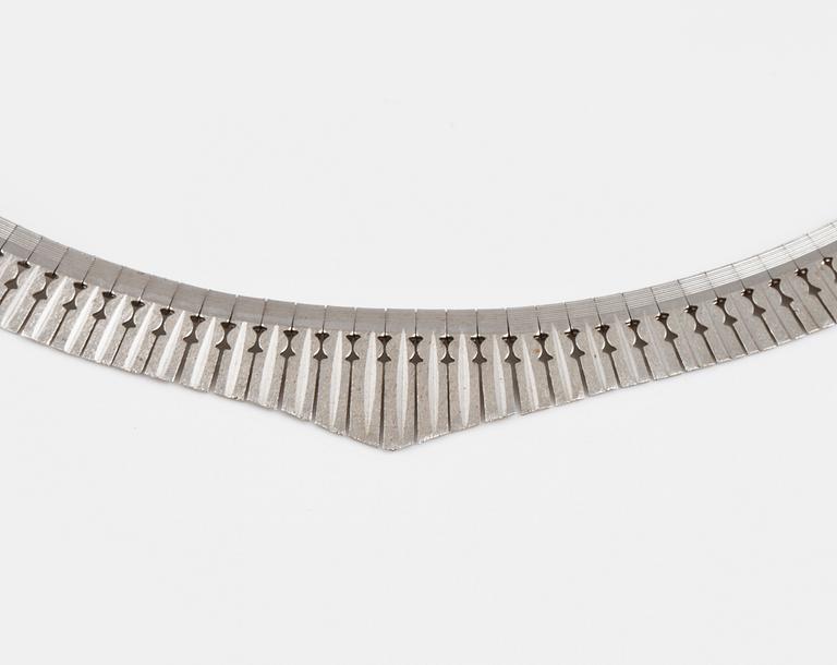 COLLIER, silver, importstämplat. Vikt 27,3 gram.